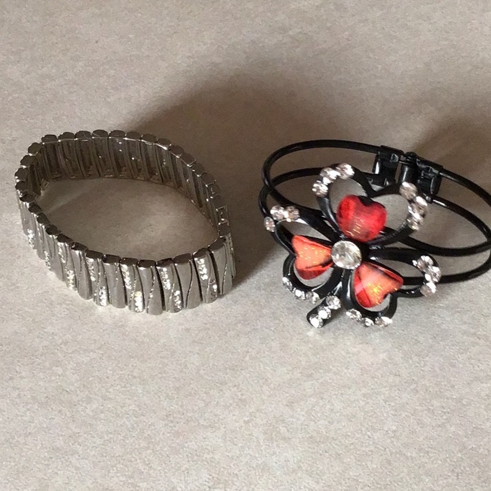 2 bracelets